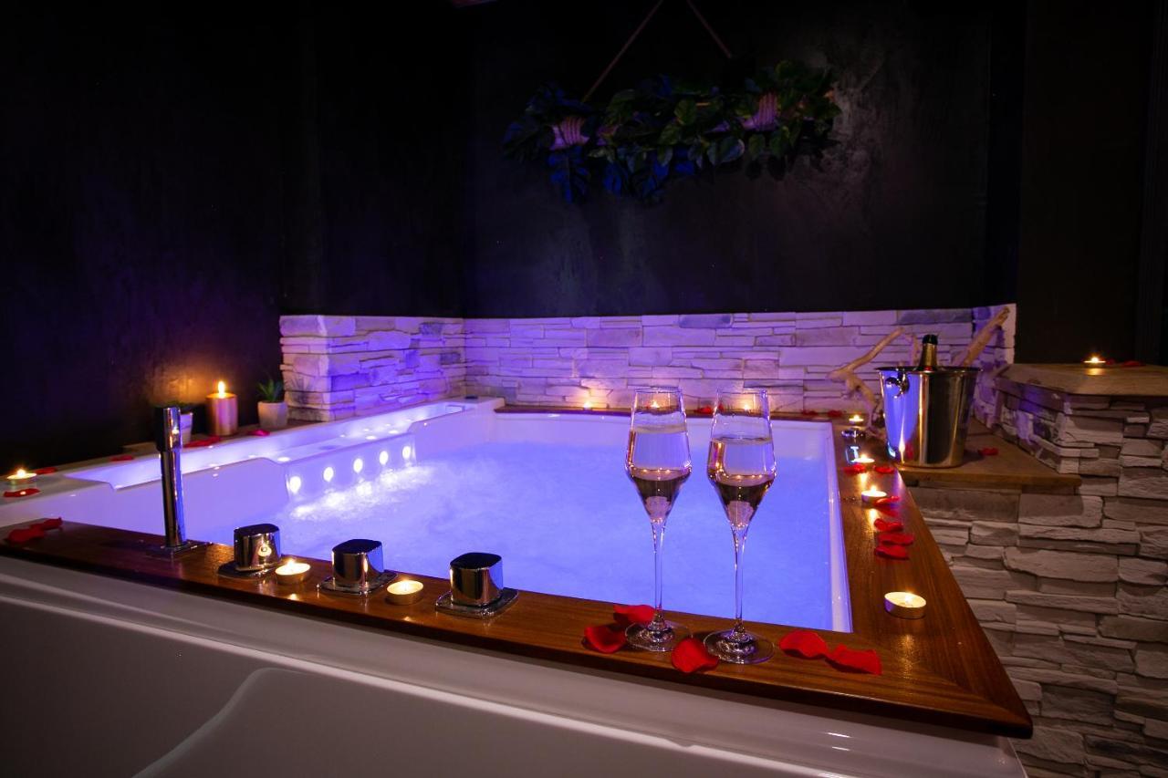 Le Lodge Des Charmes 5 Etoiles Leves Exterior foto