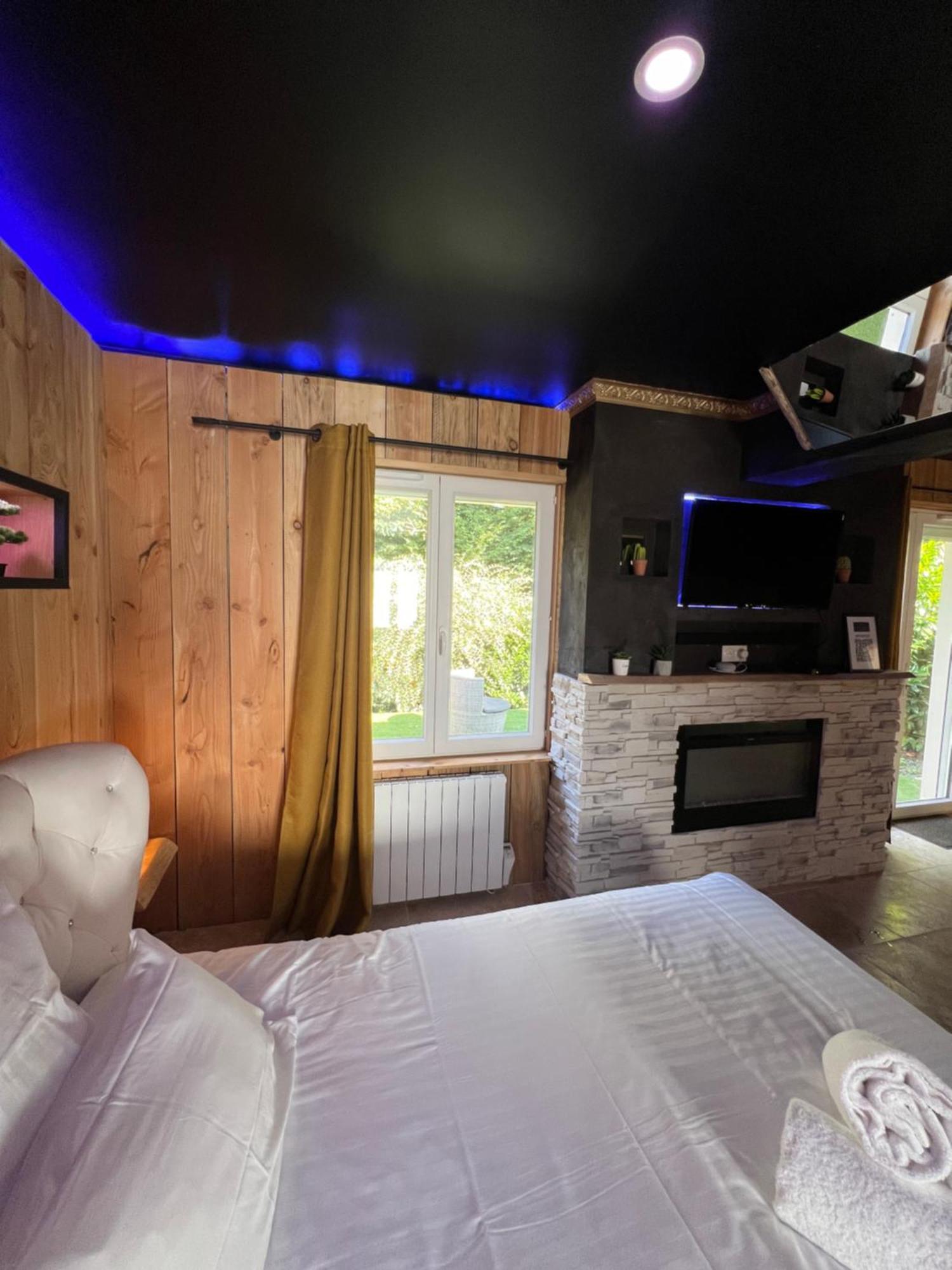 Le Lodge Des Charmes 5 Etoiles Leves Exterior foto